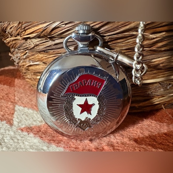 Vintage Russian Molnija Pocket Watch with Chain - Picture 2 of 6
